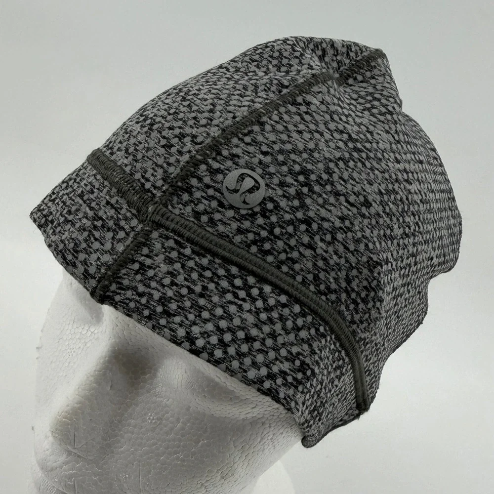 Lululemon Out Run Beanie Mens One Size Grey Reflective Dot LM9AQCS